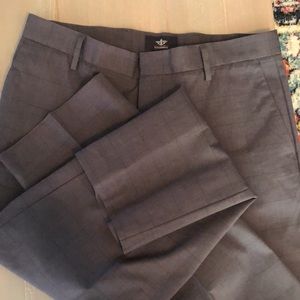Men’s Dockers 32x29 plaid slacks.